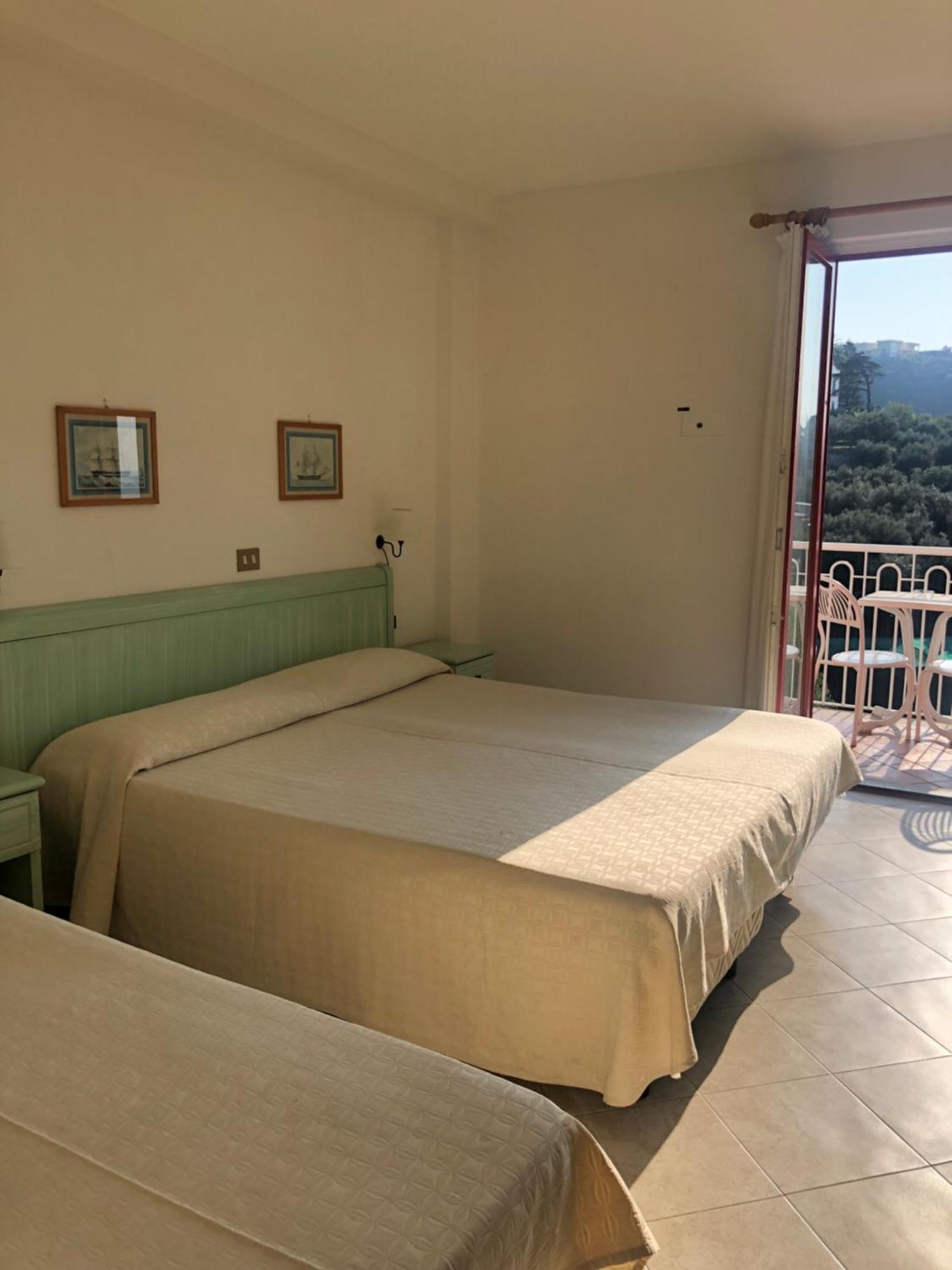 Hotel Dania Sorrento Eksteriør bilde