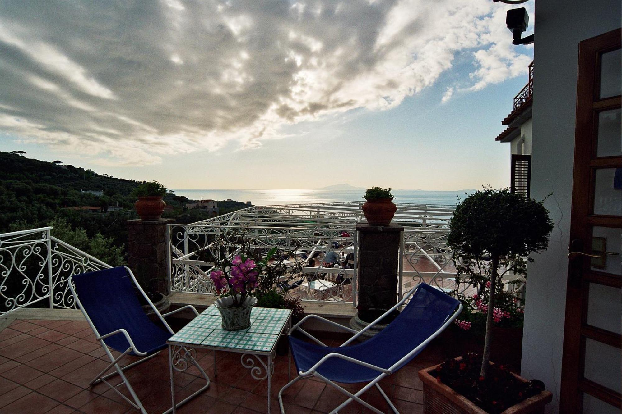 Hotel Dania Sorrento Eksteriør bilde