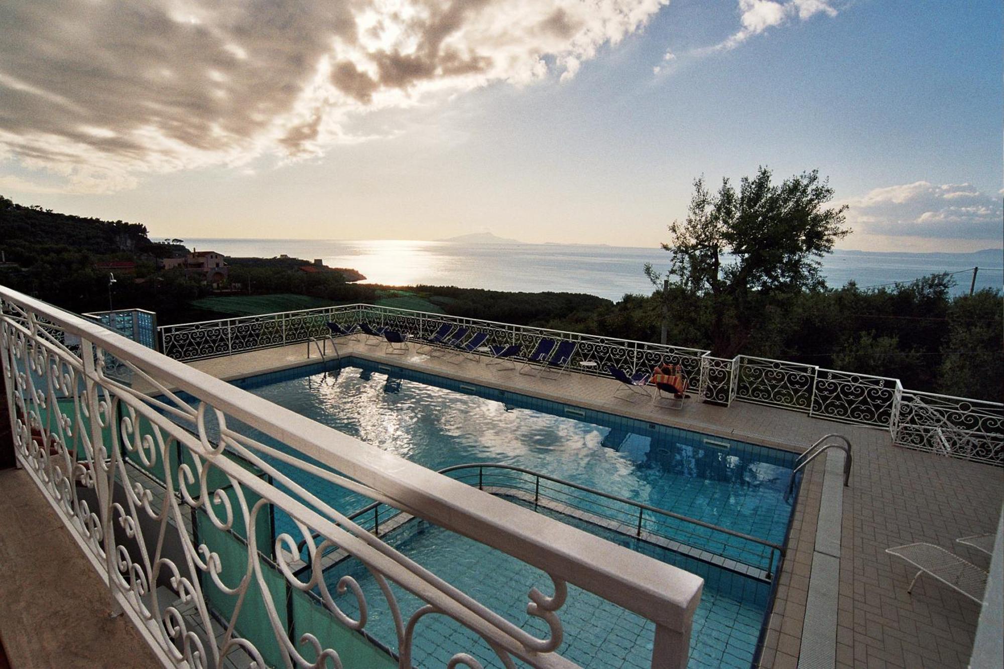 Hotel Dania Sorrento Eksteriør bilde