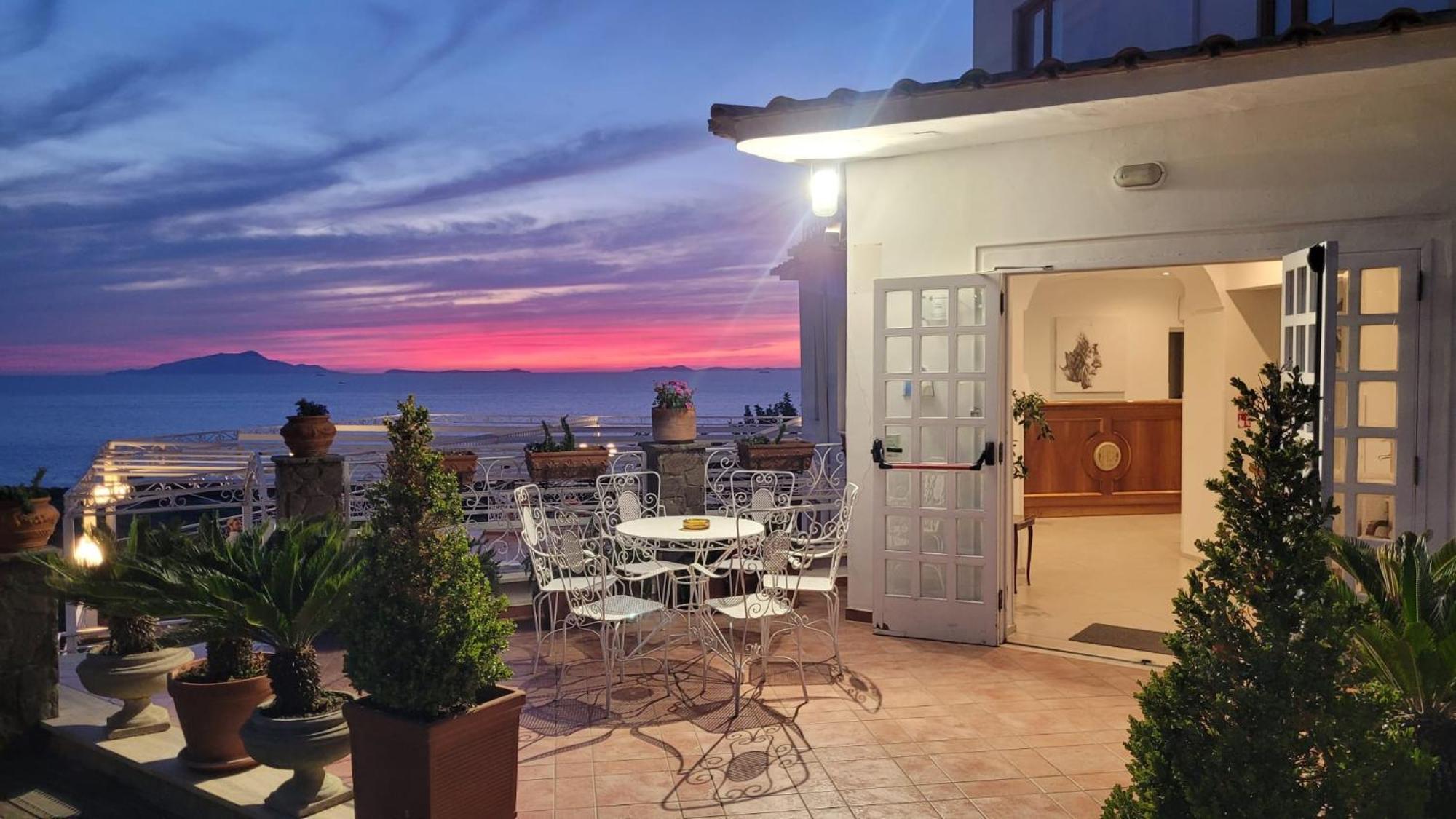 Hotel Dania Sorrento Eksteriør bilde